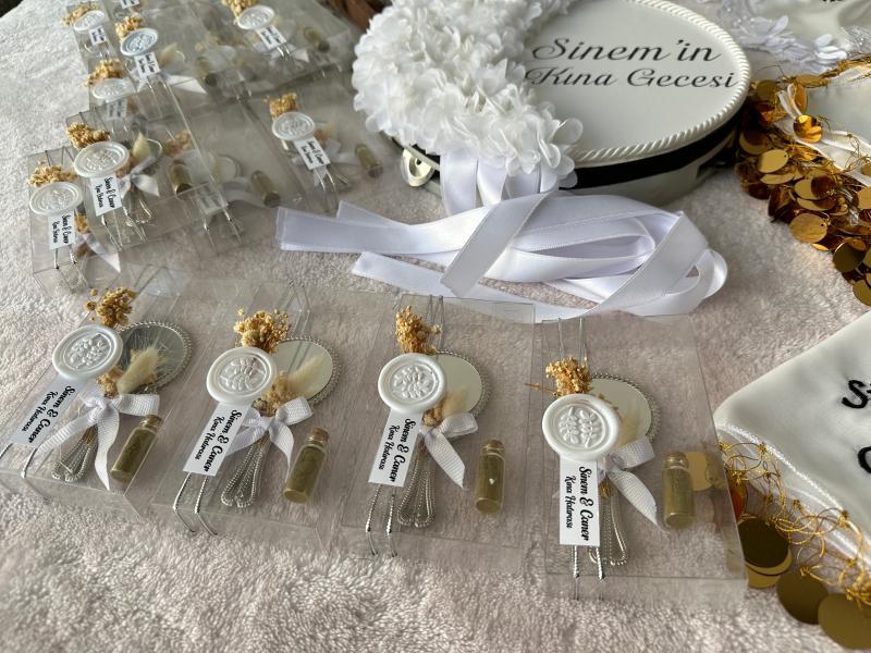 Traditional Henna Night Favors with Mirror / Henna Keepsake for Guests - Side View
