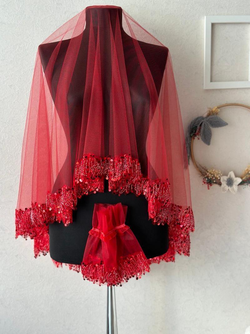 Red Rhythm Patterned Sequined Bride's Veil and Glove Set - Detail View